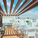מלון דירות Gloria Izaro Club 4*