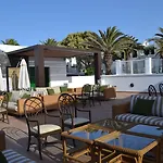 מלון דירות Gloria Izaro Club 4*