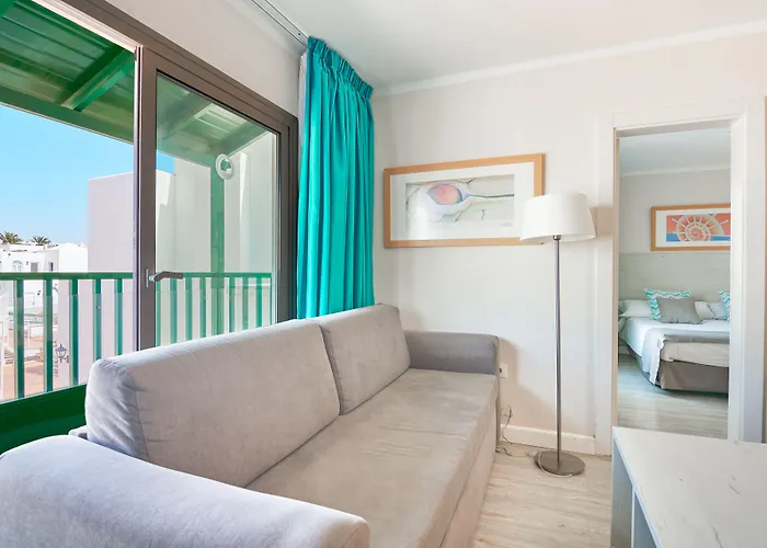 Ξενοδοχείο με διαμερίσματα Gloria Izaro Club 4*