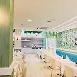 Hotel apartamentowy Gloria Izaro Club