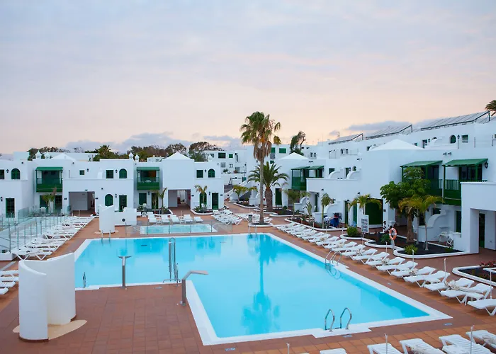 Gloria Izaro Club מלון דירות 4*