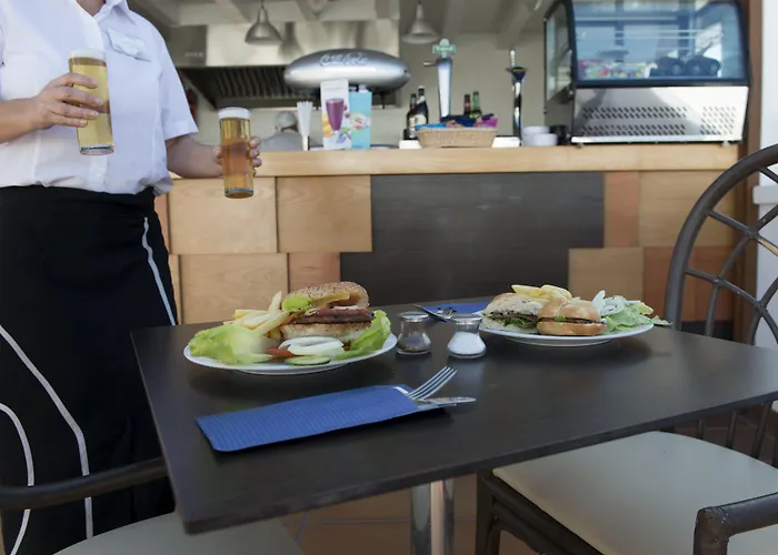 Gloria Izaro Club מלון דירות