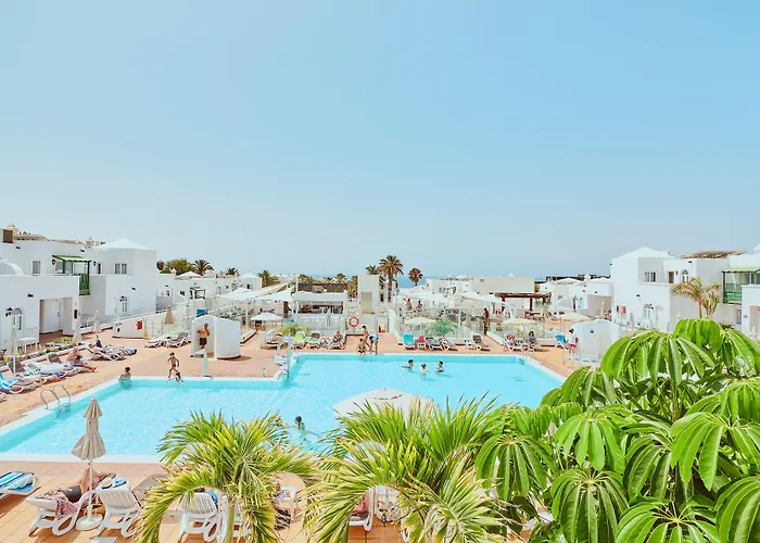 Gloria Izaro Club מלון דירות