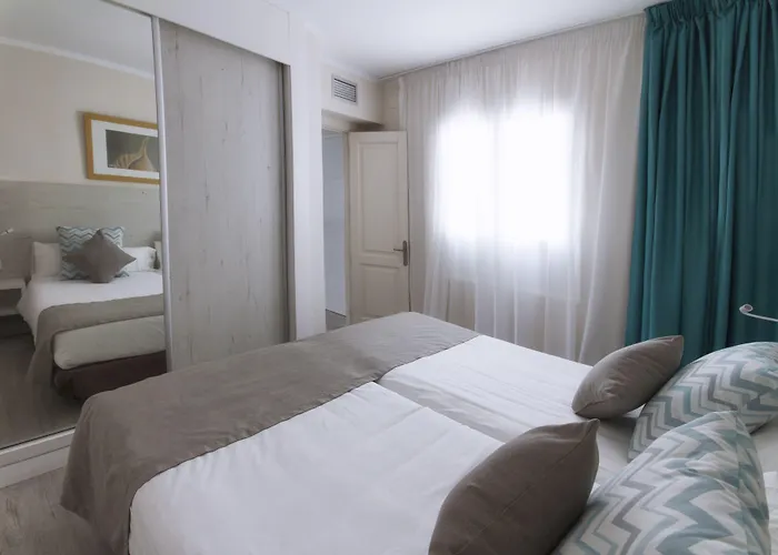 凯莱伊左洛俱乐部酒店 4* 卡门港