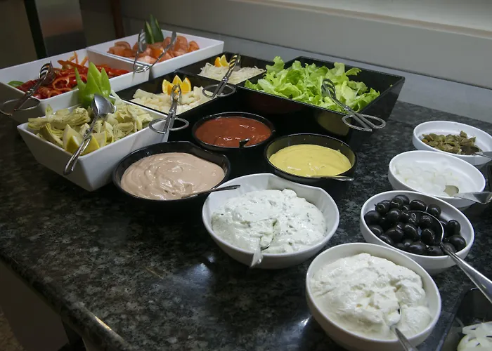 凯莱伊左洛俱乐部酒店